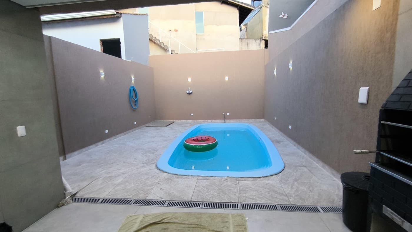 Casa para Venda em Caieiras, Laranjeiras, 2 dormitórios, 2 banheiros